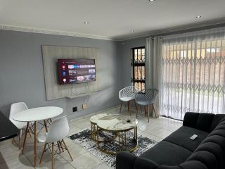 Beautiful 2 bedroom apartment In Richard's bay - Richards Bay - 6