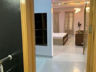 FULLY SERVICED LUXURY HOME - 6