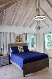 The Moxy - English Harbour Town - 7