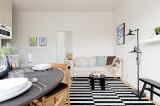 Warszawa Bright 2-bedroom Apartment by Noclegi Renters - Warsaw - 6