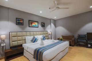 Hotel Bluestone Nehru Place by The Cosy Hotels - 1