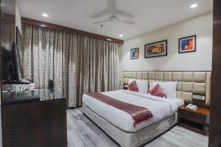 Hotel Bluestone Nehru Place by The Cosy Hotels - New Delhi - 4