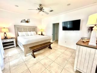 Family Tides Beach House - Pensacola Beach - 4