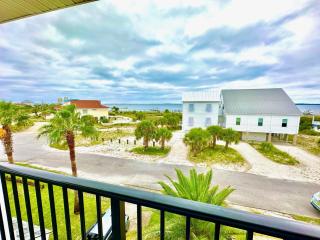 Family Tides Beach House - Pensacola Beach - 3
