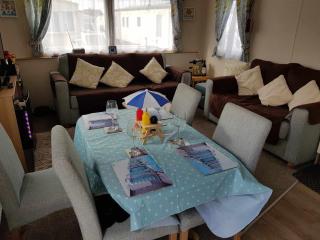 PG37 6 BERTH CARAVAN , GOLDEN PALM , CHAPEL - Chapel Saint Leonards - 6