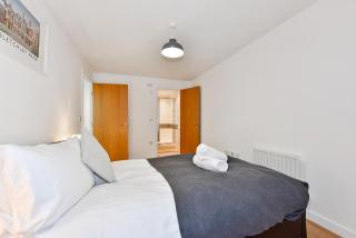 The Vizion serviced apartments from Pincott Properties - free parking, private balcony, and WiFi - Milton Keynes - 3