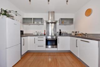 The Vizion serviced apartments from Pincott Properties - free parking, private balcony, and WiFi - Milton Keynes - 7