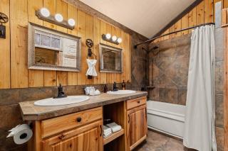 #4 The Judge's Chamber at Garrison in Gruene - New Braunfels - 6