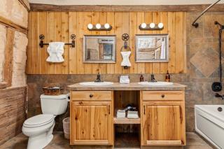 #4 The Judge's Chamber at Garrison in Gruene - New Braunfels - 4