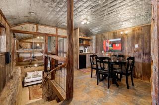 #6 The Root Cellar at Garrison in Gruene - New Braunfels - 3