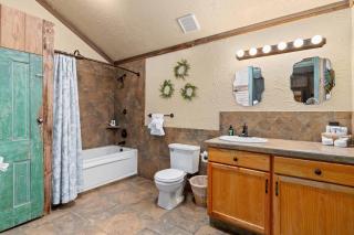 #5 The Dog Run Suite at Garrison in Gruene - New Braunfels - 4