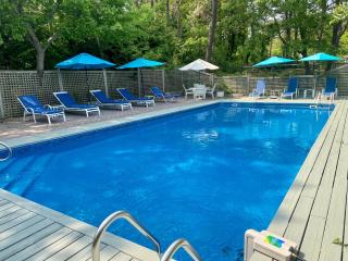 Southampton Retreat: Heated Pool, Hot Tub, Near Beach - Southampton - 0