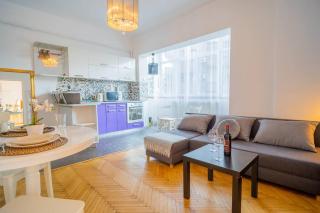 Stylishly Restored 1BR with Victorian Influence - Bucharest - 4