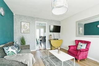 Field Lodge Canterbury with Private Parking and Hot Tub - 2