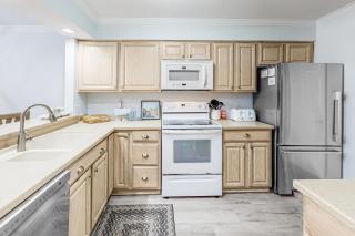 Colonnade Club 151 - 5