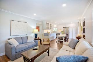 90 Walk Score, Steps to Beach, Dining - 4