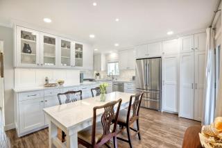 90 Walk Score, Steps to Beach, Dining - 1