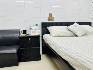 Beautiful 1-Bed Studio in Dhaka - 3