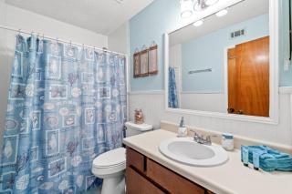 The Salty Suite Beach House- heated pool! hot tub! pet and family friendly! No elevators! Park at your door! - Panama City Beach - 1