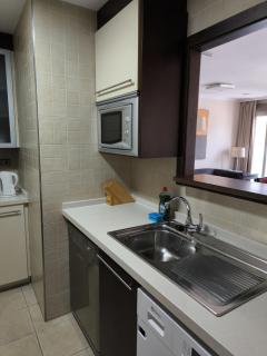 Family spacious apartment, terrace, kitchen, city view, free parking and WiFi - Benalmádena - 4