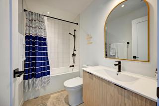 Penthouse Downtown 2BR 2BA Private Roof Terrace presented by TripMontreal - 2