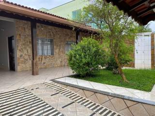 Casa no Centro de Peruibe - Peruíbe - 0