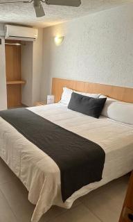 Hotel Emperador centro Guadalajara y Remodelado - Guadalajara - 9