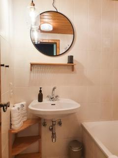Alpenflair Apartment mit Balkon - inkl Parkplatz #2 - Innsbruck - 4