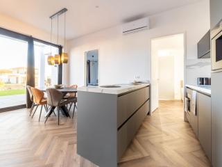 Family villa on the water near Harderwijk - 4