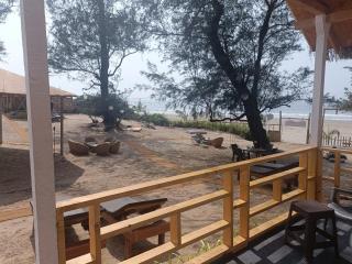 SeaOM Beach Huts and Tents - 2