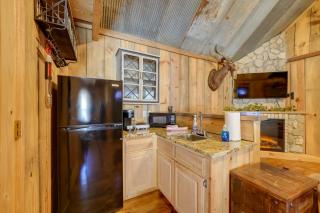Antlers Point Cabin with Patio and Grill in Branson - Branson - 8