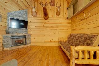 Scenic Antlers Lodge Cabin with Grill in Branson! - Branson - 7