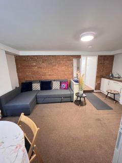 Comfortable Home away from Home, Self Catering Flat, town centre, free parking - Cheltenham - 7
