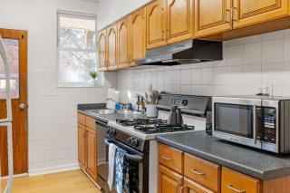 Downtown Escape: 3Br - Game/Movie room - Foosball - 8