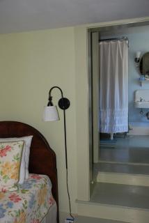 Follansbee Inn - North Sutton - 2