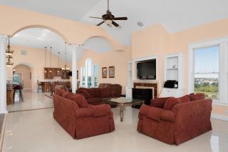 Royal Palace 12 Bedroom Oceanfront Home - 3
