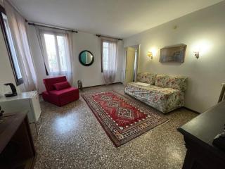Lions Venice Guest house - Venice - 2