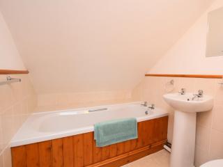 2 Bed in Merstone IC094 - - 4