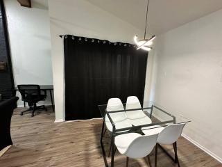 Newly Updated Cozy Home - Garland - 5