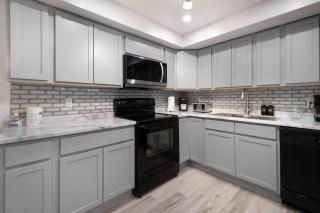 Gorgeous Urban Retreat in the Heart of Moncton - 9