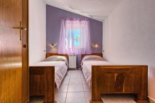 Apartments by the sea Kastel Stafilic, Kastela - 21981 - 1