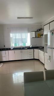 Casa de praia bem localizada e com amplo espaço, próxima a cidade de Balneário Camboriú - Itapema - 0