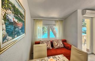 Apartments by the sea Kastel Stafilic, Kastela - 21981 - 2