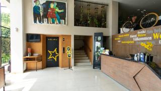 Yellow Star Ambarukmo Hotel - 1