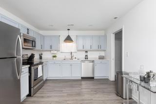 Large Modern Home King Beds Near DWTN Patio - Charlotte - 8