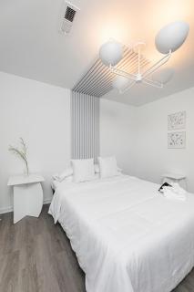 Large Modern Home King Beds Near DWTN Patio - Charlotte - 4