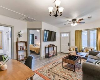 La Casa Azúl • 5 minutes from The Pearl! - San Antonio - 1
