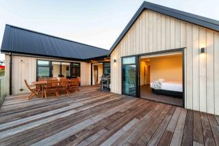 Water Lily Lake and Mountain Views - Wanaka - 1