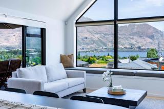 Water Lily Lake and Mountain Views - Wanaka - 0