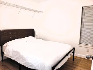 One room in a renovated duplex house near FSU - 8